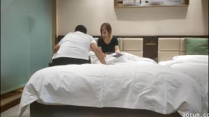 乖巧软萌娇小妹子！坚挺C乳玲珑弹手，狂插猛干到欲罢不能！