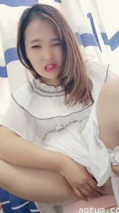 四川辣妈边玩跳蛋边哄娃:宝贝别闹,没见妈妈忙着高潮吗?超刺激自慰现场!海报