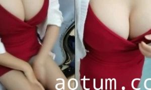上门推销饥渴阿姨：别急嘛～等一下下～啊～快沦陷了！乳推骑乘口爆三连发，男：骚货这么久没被干了吧