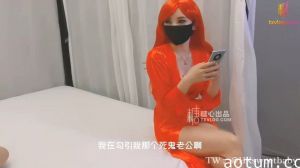 趁老公跑步偷情！蜜汁白虎人妻接电话做爱，被艹得湿淋淋超刺激