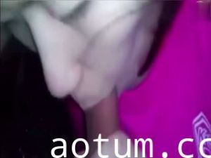 幼嫩侄女强攻舅舅！无套破处时被狂舔不停