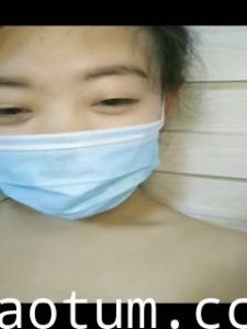 开档黑丝骚妹子和男友到卫生间卖力开草