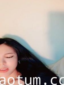 2#极品模特小骚货！淫荡自慰收费房！黑丝高跟鞋假屌_，肛塞手指扣穴，爽的淫水流出