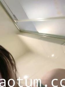 女神回归赚钱回家,平胸小女友,首次牙刷自慰