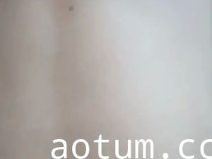 00后水灵灵短发小仙女，_配合度高被干得高潮了_酒店偷拍