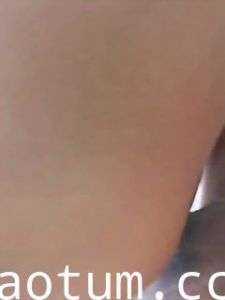 对面会不会有人在偷看我们。男：对面的人在看你是不是，射你屁股上啊_女孩：啊啊啊啊啊啊啊不要，我不要了！