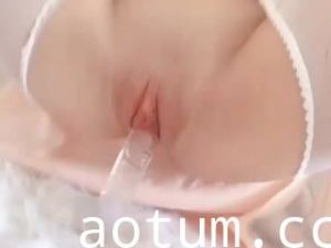三寸萝莉 #福利姬自慰喷水美穴嫩逼白虎