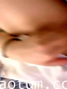 小美女爱诱惑清纯极品萝莉萌妹纸小尺度诱惑，圆润美臀好身材撩起衣服揉奶子，掰开粉穴特写，洞洞很小还需要海报