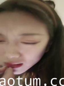 冷艳颜值女神被炮友后入太爽了，张开双腿一下下深插海报