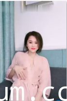 饥渴少妇深夜自慰直播！电动棒狂抽嫩穴高潮喷水，寂寞难耐