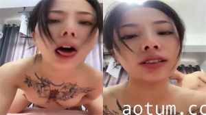 纹身巨乳肥臀苗条骚妇遭老公疯狂抽插，浪叫不止淫水四溅！