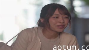 出狱变态男再犯跟踪狂，偷窥火辣邻居的私密时刻