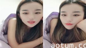 极品白皙苗条美女口交深喉挑逗，男友爽翻天，上位骑乘狂野抽插高潮