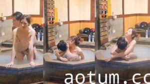 网爆流出网红情侣在日本的温泉日逼，爽的飞起 女忍身材真不错