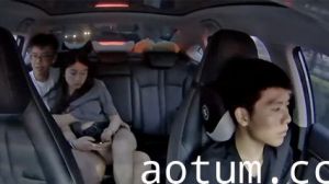 长沙网约车 情侣后座激战亲热摸奶抠逼 视频全网疯传 老司机愣是一眼没看