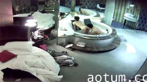 黑客偷拍大学生情侣私密性爱：帅哥美女激情全裸上演