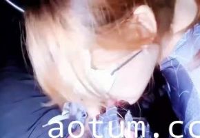 【露出刺激】停车场香车欲情极品白虎女蜘蛛侠，精心舔食吸吮肉棒，车来车往发骚阳具自慰，下车按在后备箱一顿输出海报