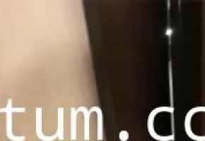 网红Minx与英国男友激情实录，粗壮肉棒狂捅嫩穴疯狂抽插，高潮迭起爽翻天！