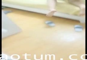 肉感胖妹和男友鸳鸯共浴后激情啪啪(1)