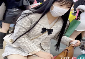 QDJSKFC商场近距离高清偷拍抄底