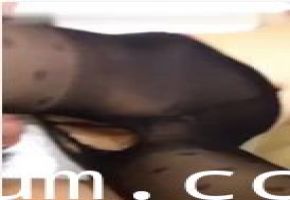 害羞女友初体验！捂脸抗拒拍摄却被巨根强行开发～