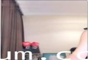 高颜值妹子扭动娇躯慢脱衣 椅子上自摸双乳极致诱惑