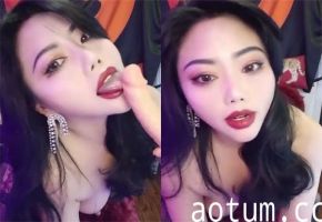 风韵美妇夜夫人自慰狂插，淫水喷发浪叫不止海报
