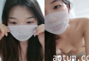清纯学生妹蜡笔小欣极品身材，玩具自慰高潮喷白浆