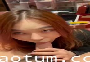 #口交 美貌女友满脸销魂吃鸡巴