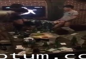 李X雪郑X皓分手网曝门疯传！醉酒美女KTV遭前口后入式3P狂插，抖音短视频 微信露骨对话全曝光