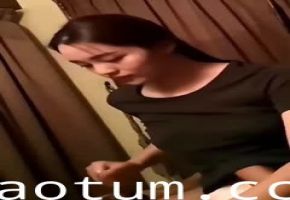大奶妹手摇服务2
