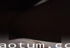 人妻小炮友，喜欢吃鸡，有鸡巴吃就能满足，被操时叫床声异常欢快！