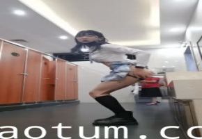 变态！户外#露出#冒险公共场所自慰被发现