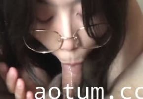 操嘴里面