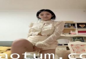 超清纯高颜值人妻，大尺度性爱私拍泄密抬大秀屁股，鲍鱼超美