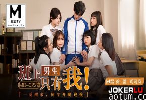玥可岚徐蕾班上的男生只有我一觉醒来同学都开腿迎接